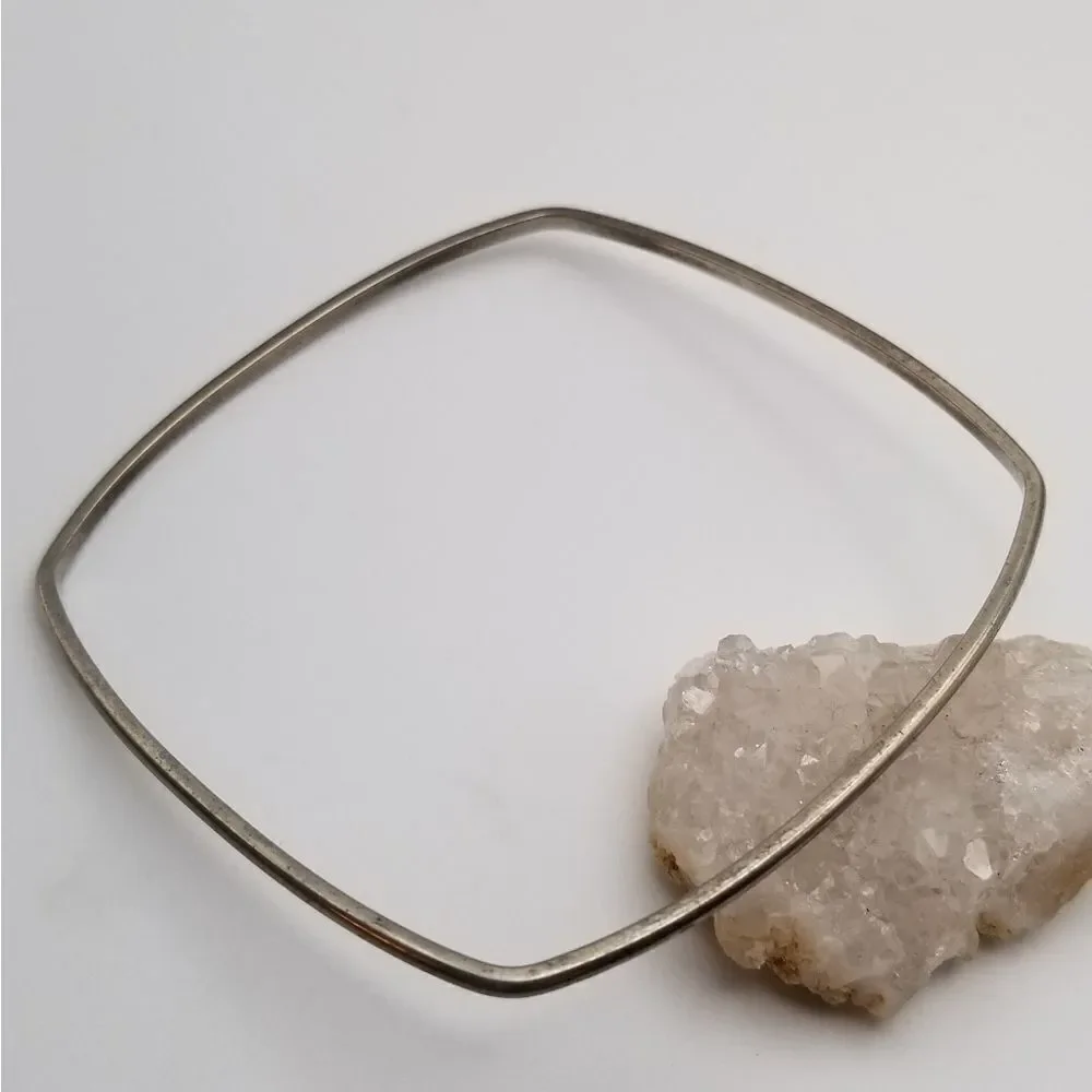 Square unique silver tone bracelet bangle. B230